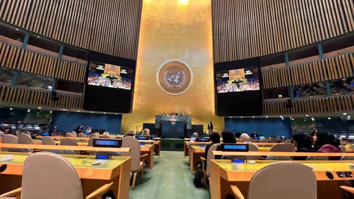 bakan goktas tum kriz durumlarinda en agir yuku tasiyanlar kadinlar ve kiz cocuklaridir WkWknqRp