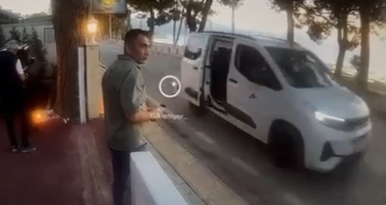 bursada kafeye silahli saldiri kamerada 1 yarali 239MF9IP