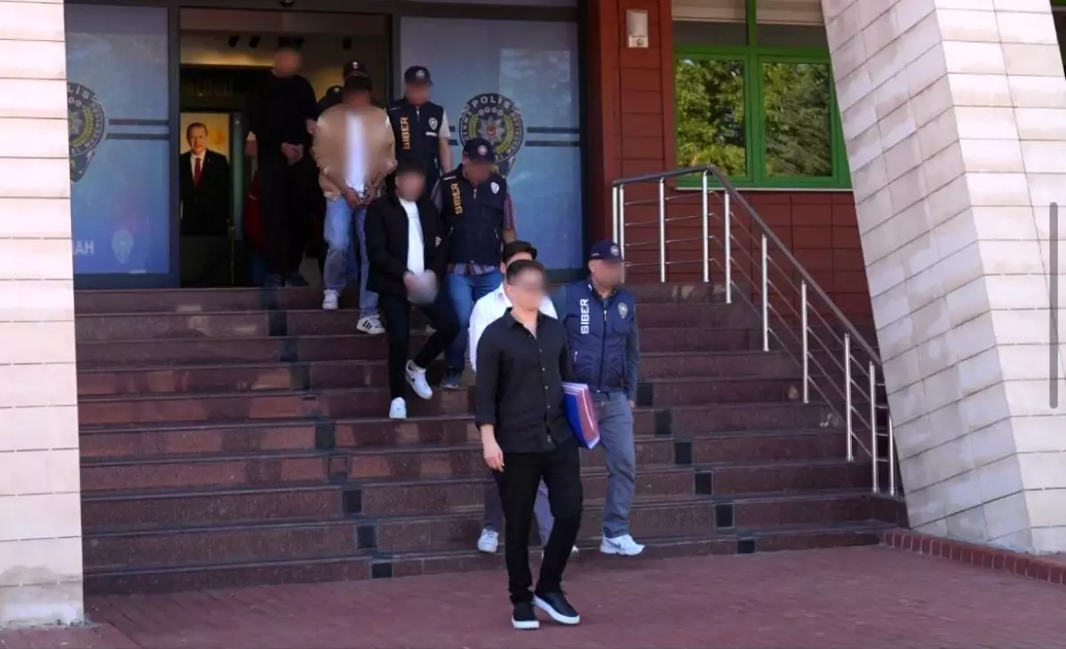 ispartada mustehcen icerik paylasan 4 supheli yakalandi OZHbzV7g