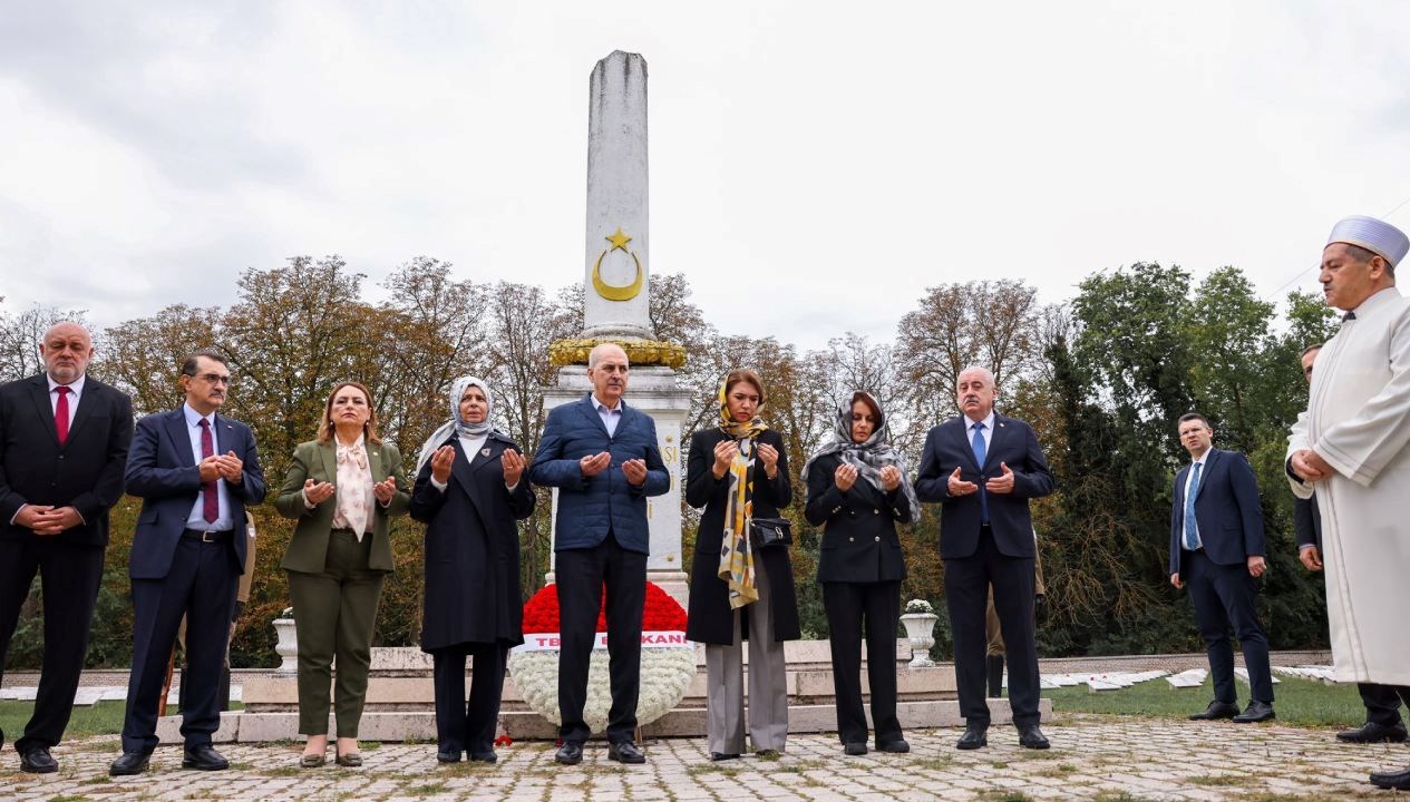 numan kurtulmus budapestede galicya turk sehitligini ziyaret etti FTFdJ1Xe