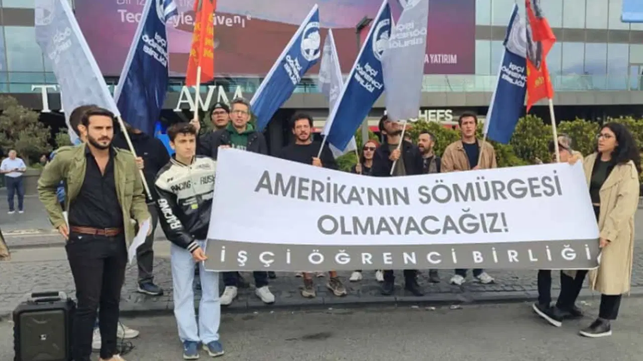trump avm onunde protesto trump ve avanesine karsi mucadele etmek zorundayiz pygII5Gj