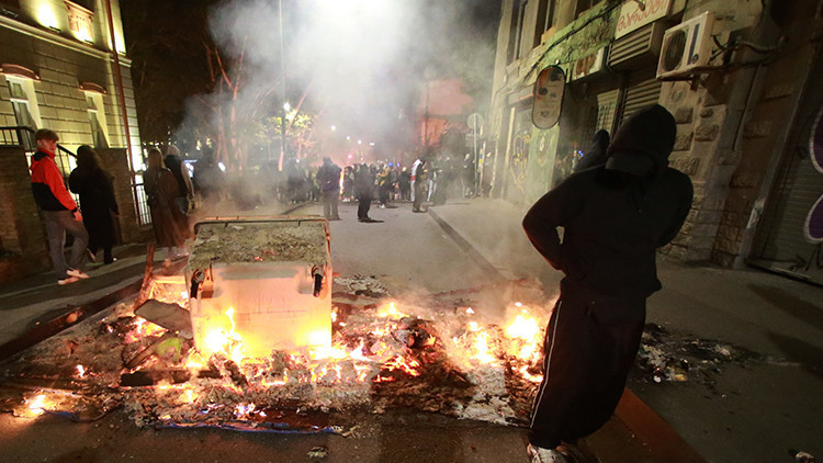 gurcistanda polis ve gostericiler karsi karsiya geldi 27 kisi yaralandi u86XaVyb