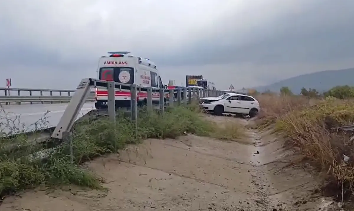 iznikte su kanalina dusen otomobilde 4 yarali u8yrUWV9