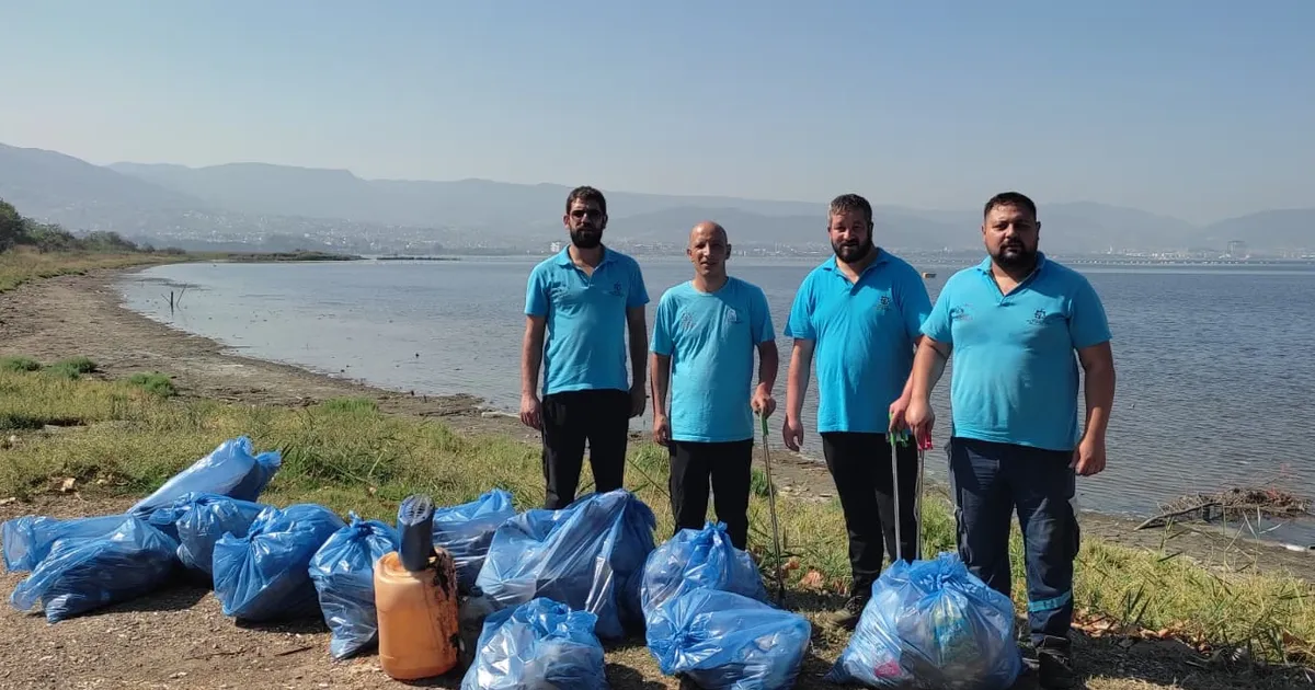 kocaelide sahil temizligi mavi takimdan sorulur L9qHJjCA.webp