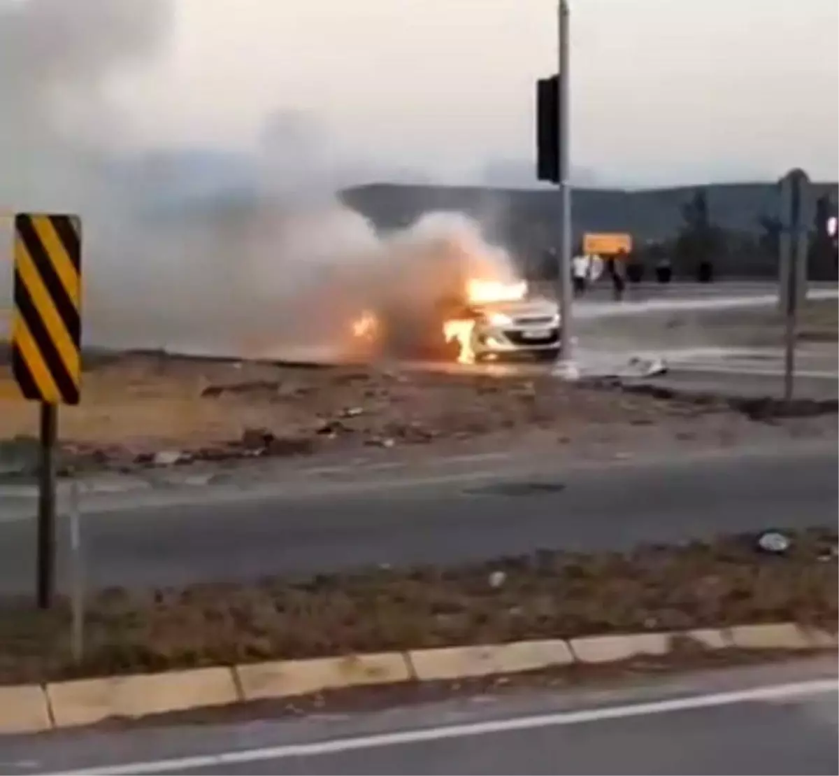 osmaniyede isikli kavsakta otomobil yangini pW6MsY7G