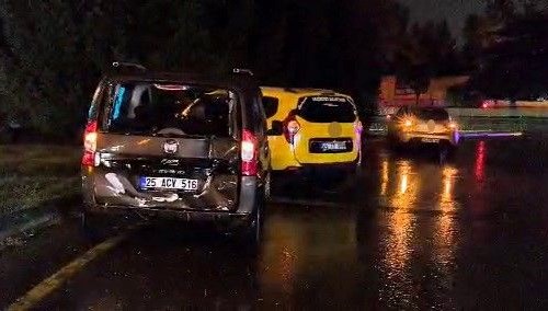 yagmur sonrasi zincirleme trafik kazasi ntN1Pzuf.jpg