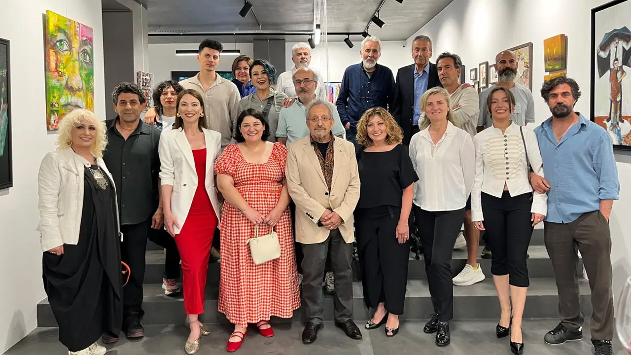 ‘Yeniden: Babanı Anlat’ sergisi Artopia Sanat Galerisi’nde açıldı