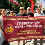 Hamburgda deniz goktasa destek protestosu kirF68AV