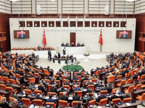 Tbmmde gundem yogun en dusuk emekli maasi gorusulecek auYpYy6R